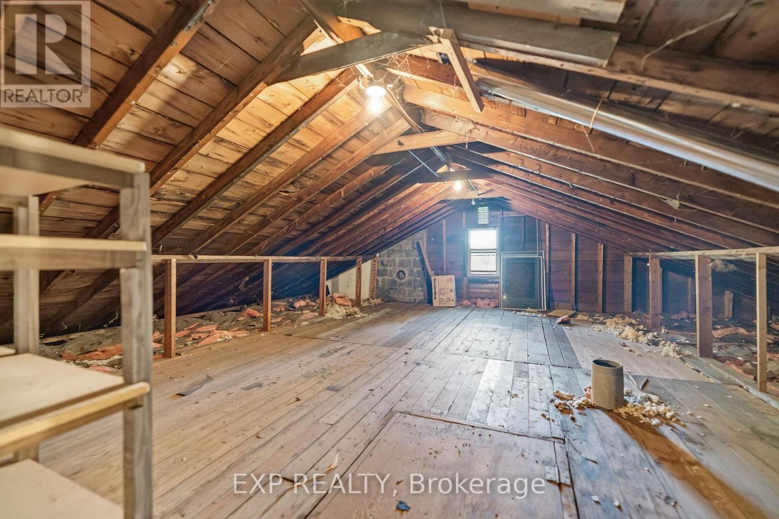 564 PROSPECT POINT ROAD N - 29