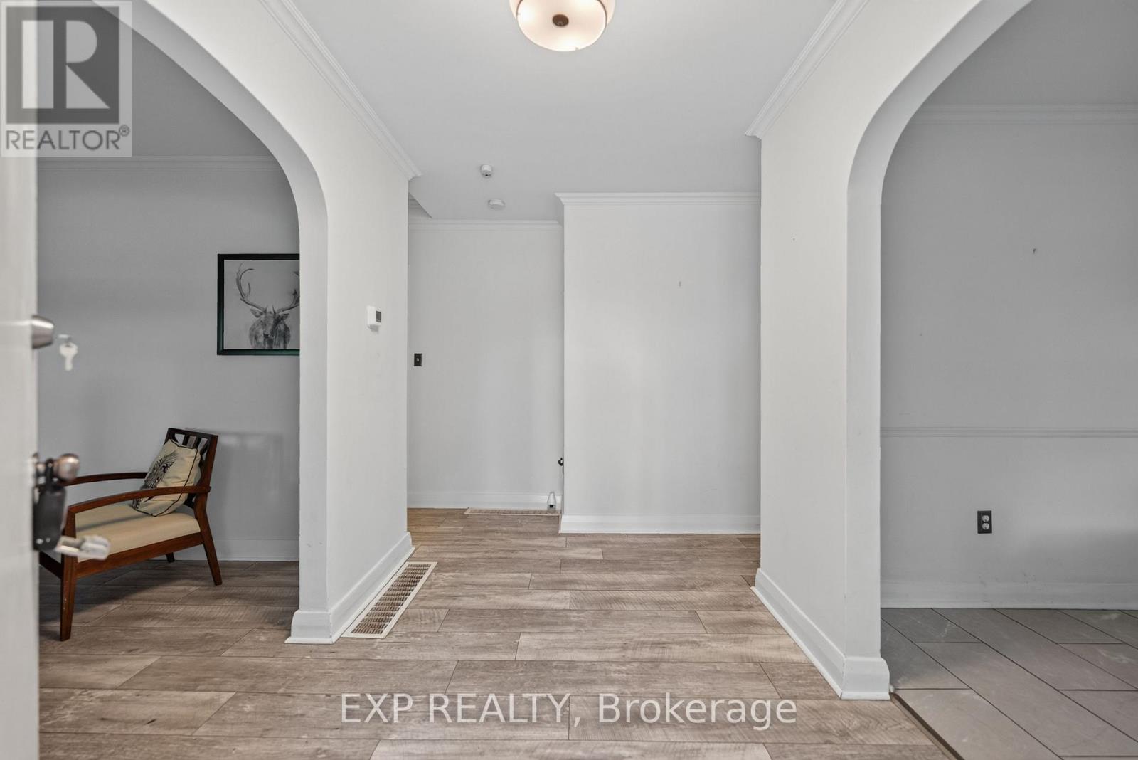 564 PROSPECT POINT ROAD N - 7