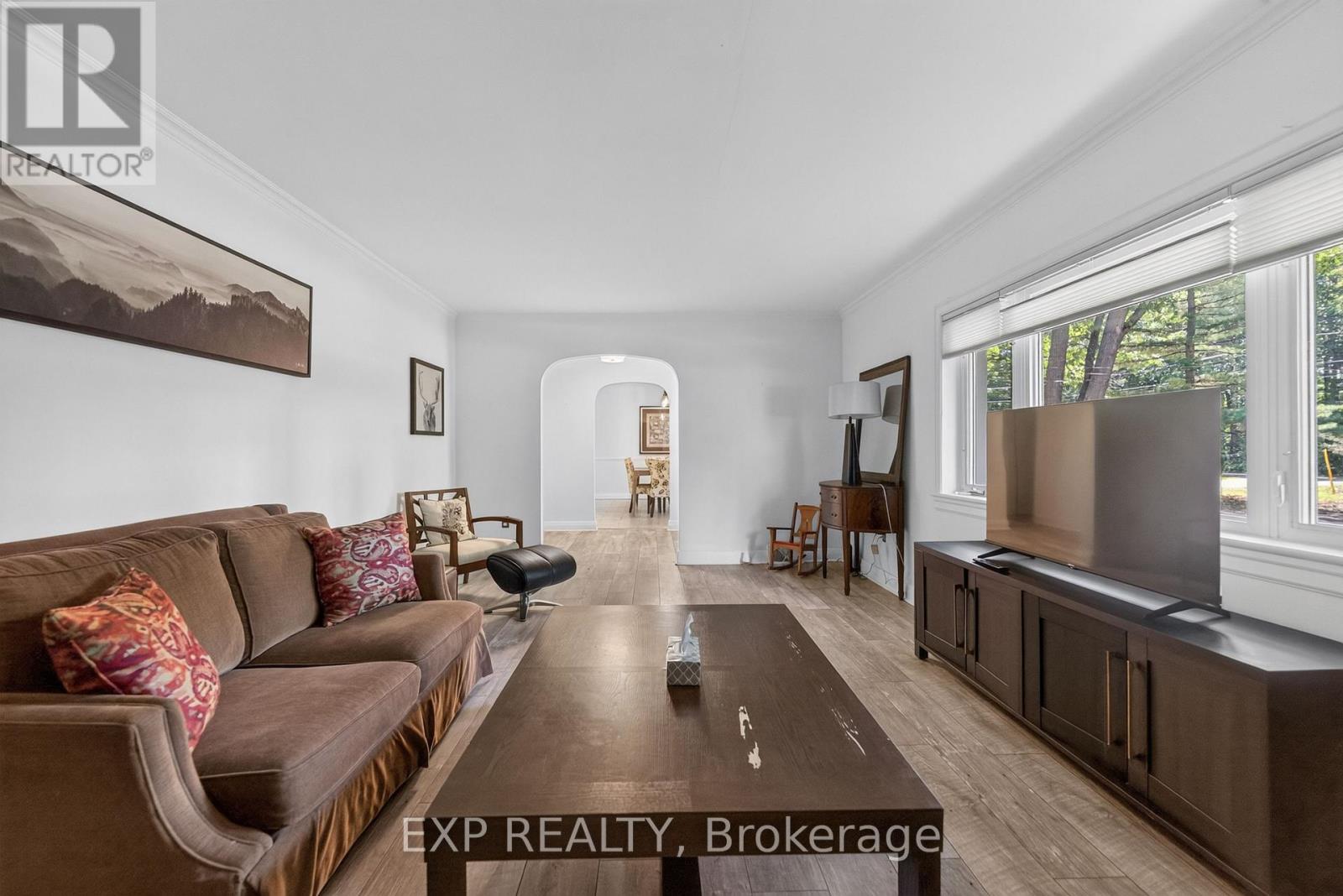 564 PROSPECT POINT ROAD N - 9