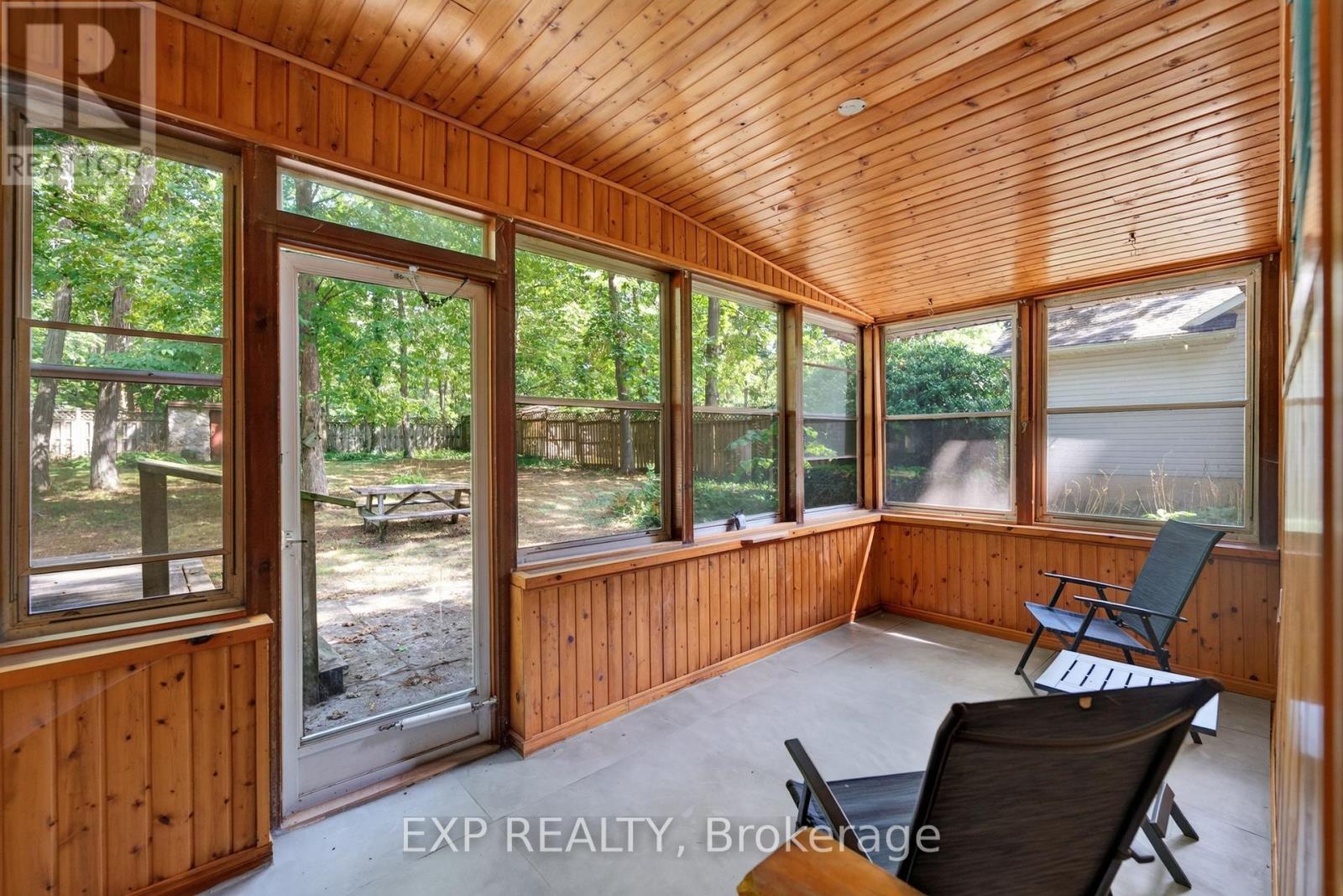564 PROSPECT POINT ROAD N - 26