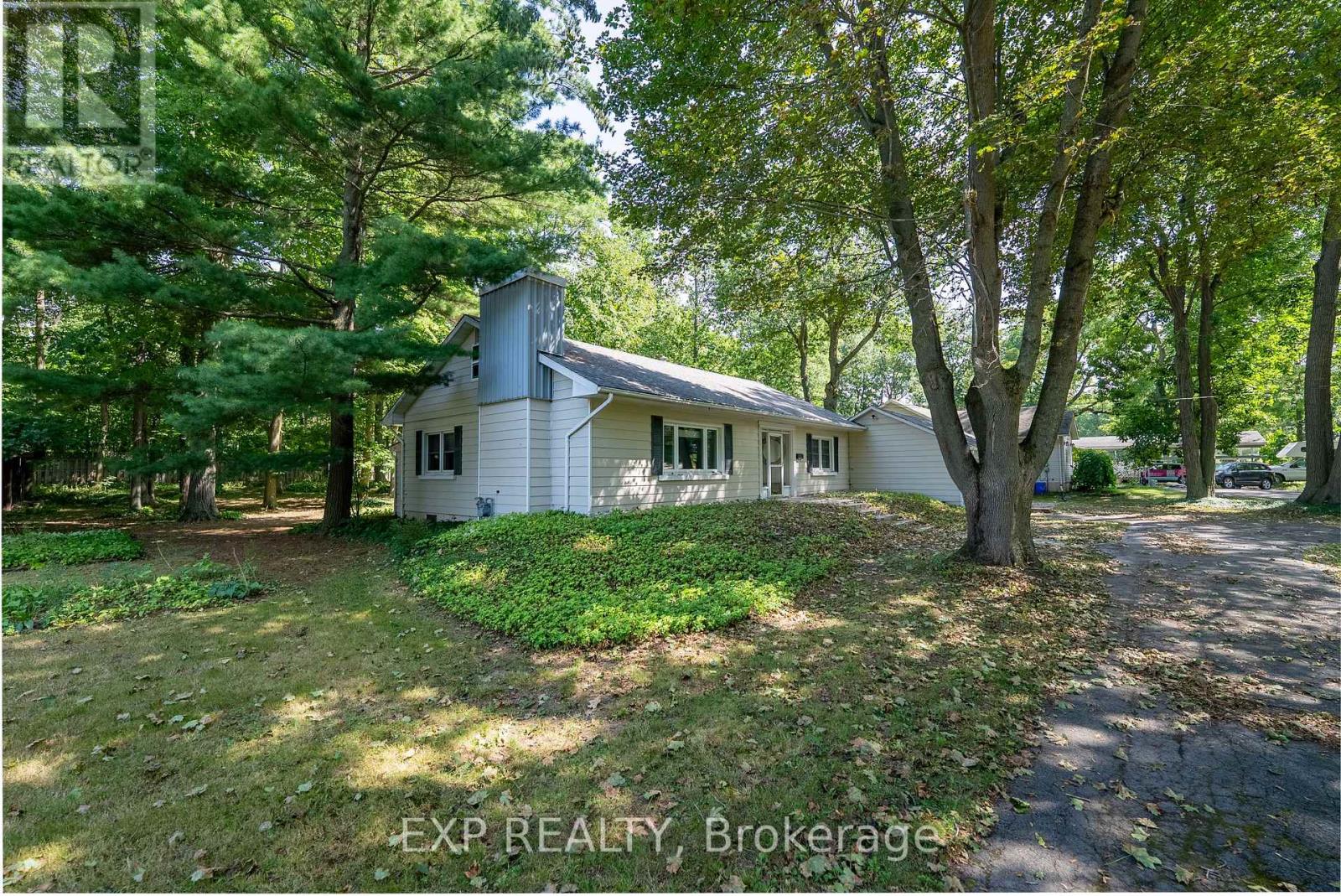 564 PROSPECT POINT ROAD N - 4