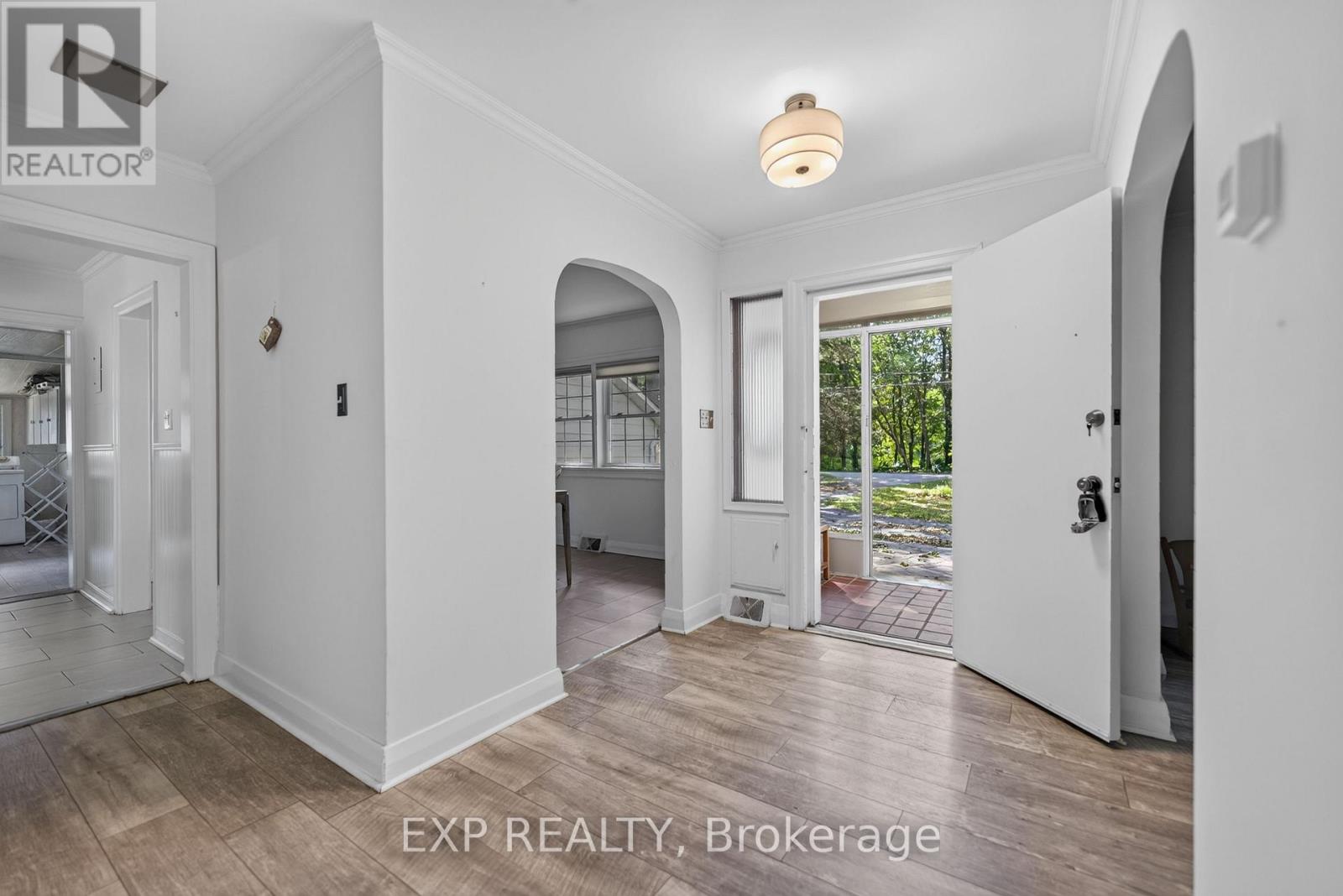 564 PROSPECT POINT ROAD N - 6