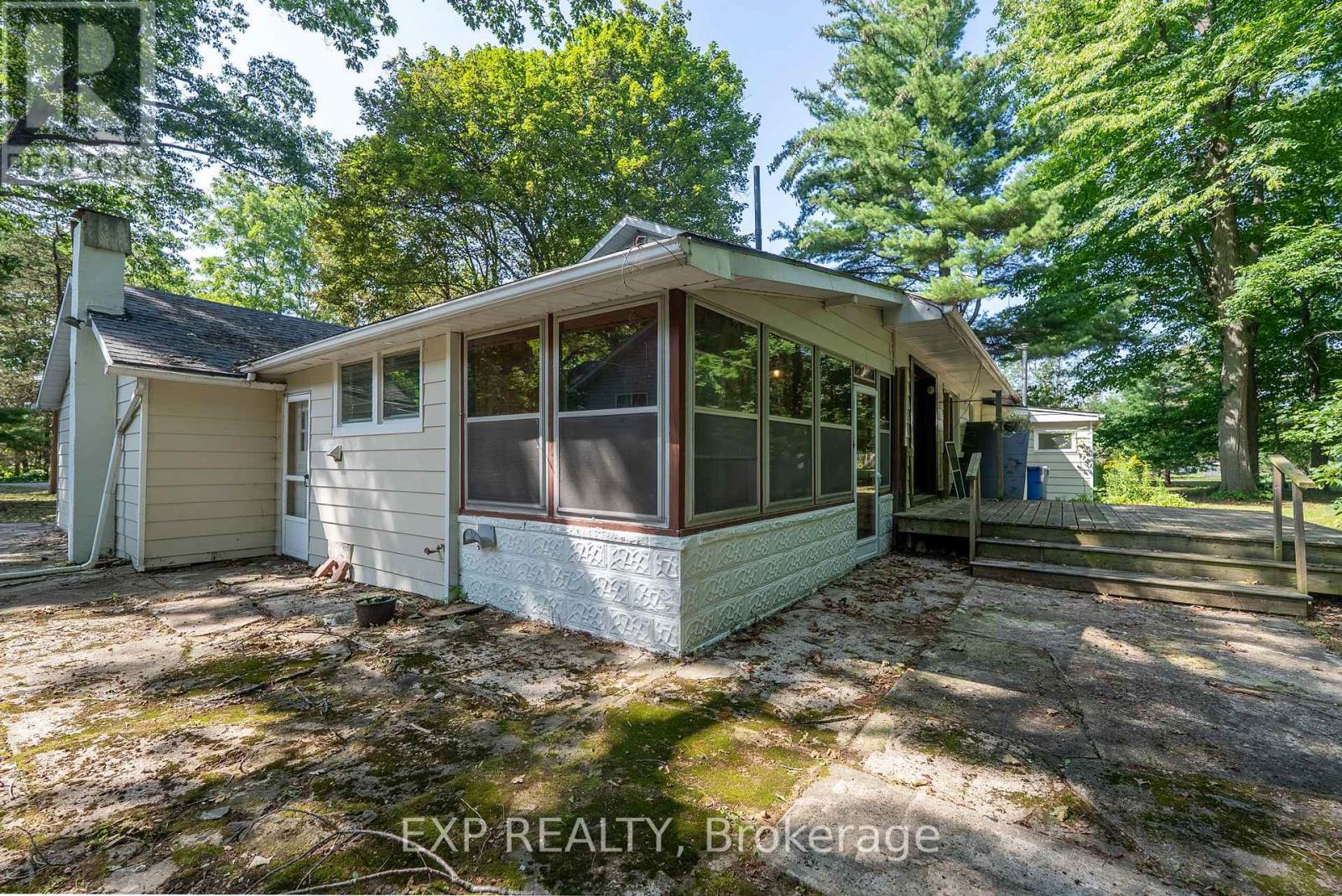 564 PROSPECT POINT ROAD N - 38