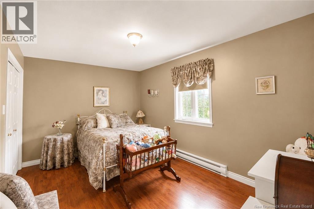 13 Maple Drive - Image 32