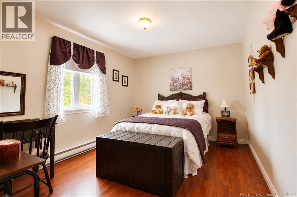 13 Maple Drive - 26