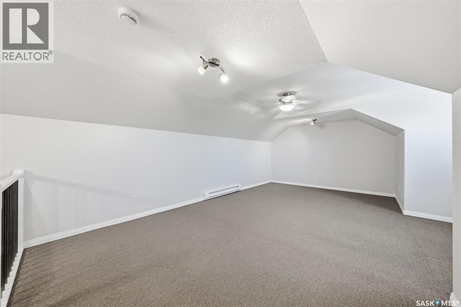934 Maguire CRESCENT - Image 40