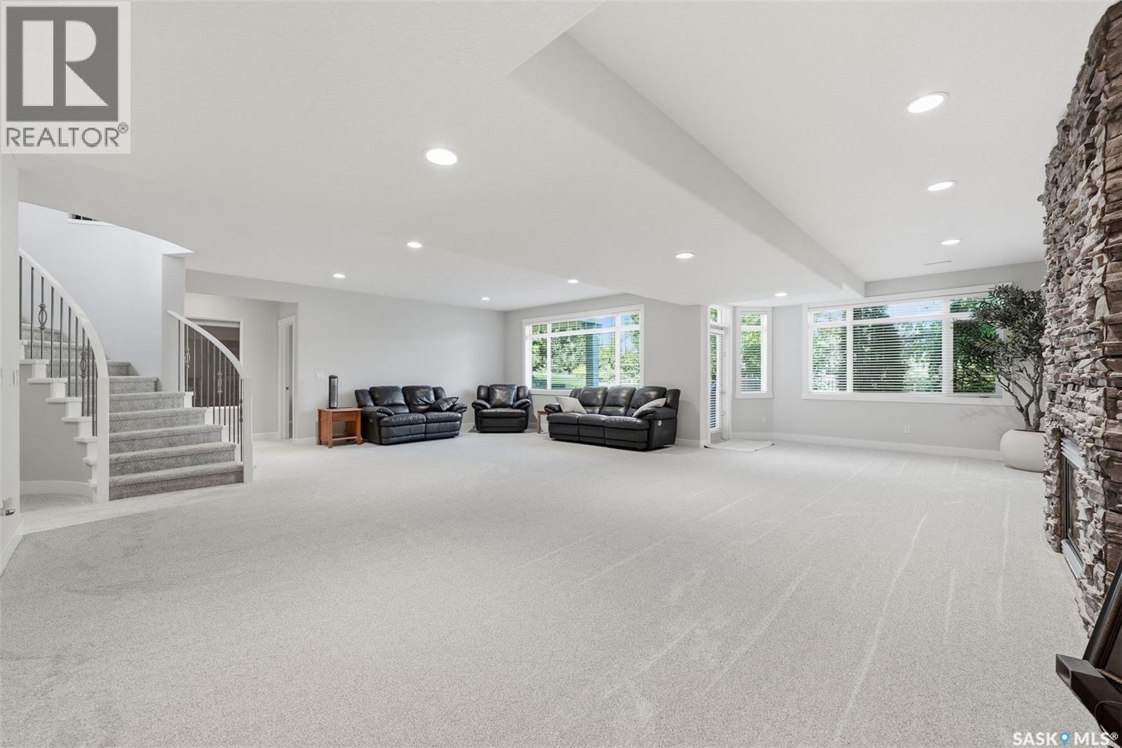 934 Maguire CRESCENT - Image 45