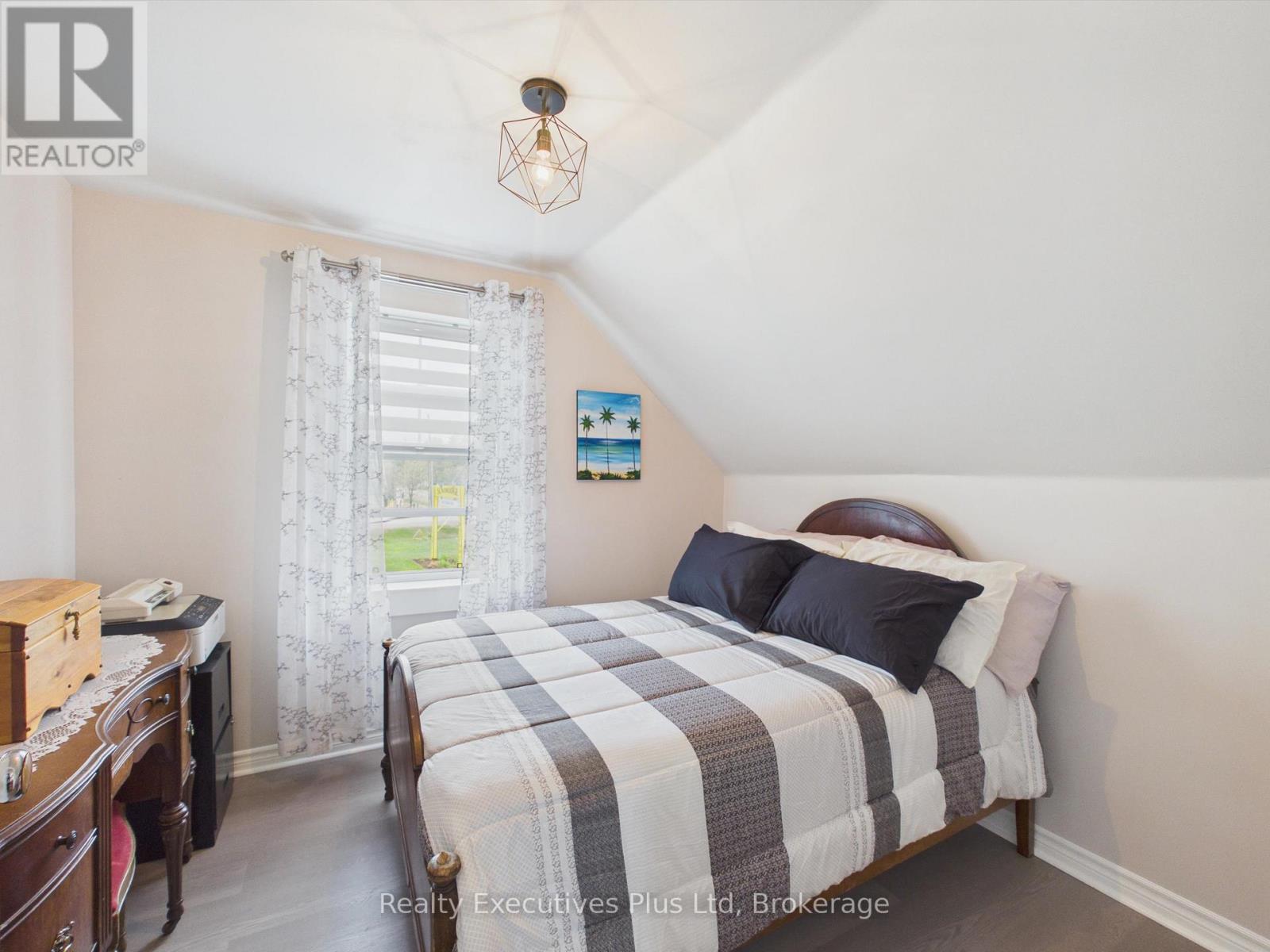 16 ALBERT STREET - 34