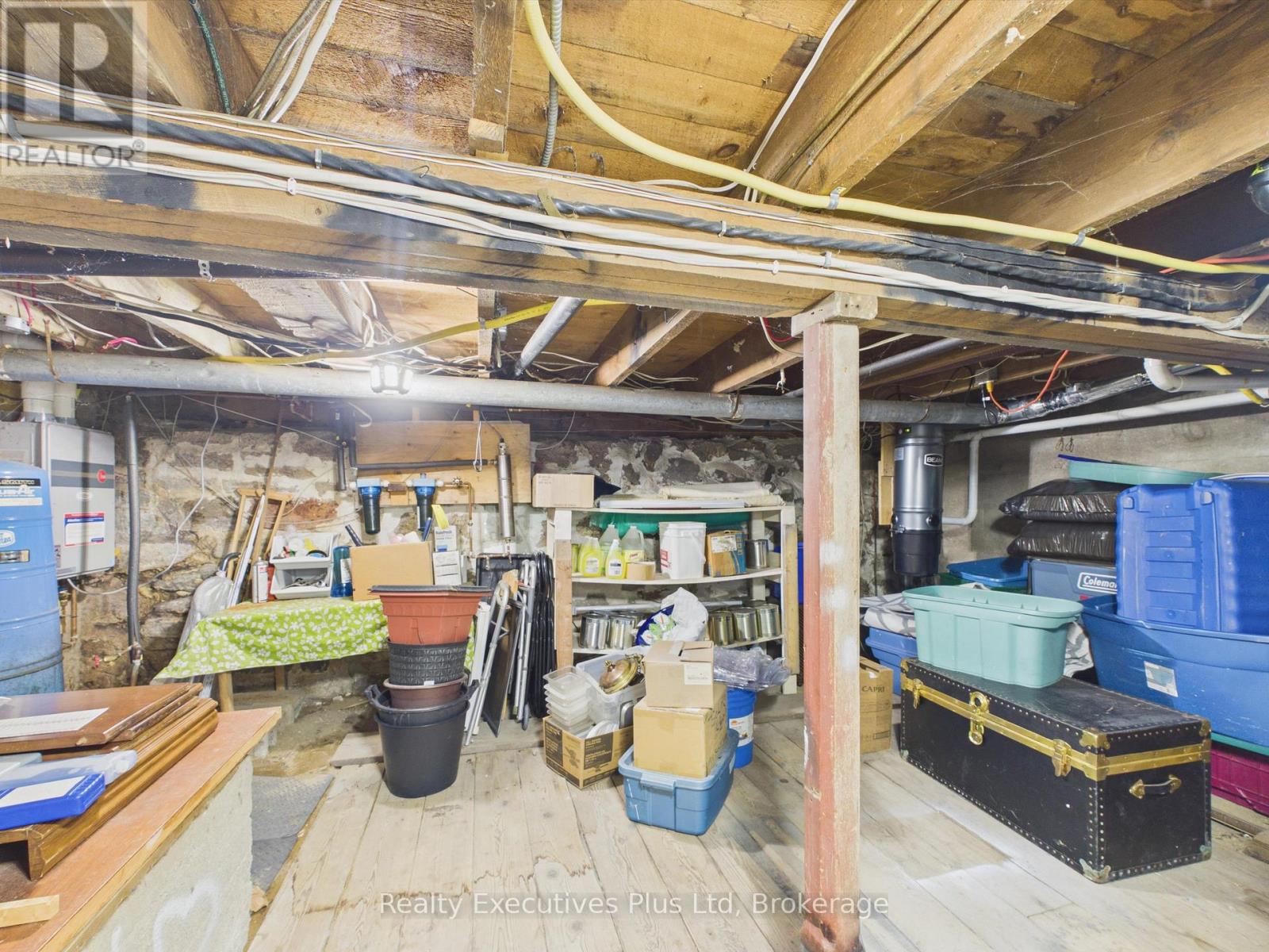 16 ALBERT STREET - 39