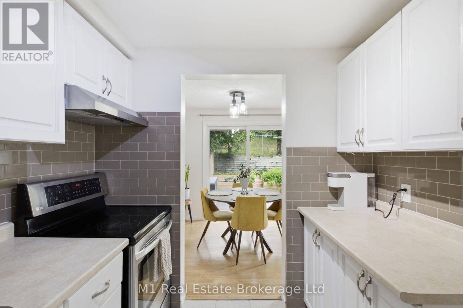 5 GRANDRIDGE CRESCENT - 10
