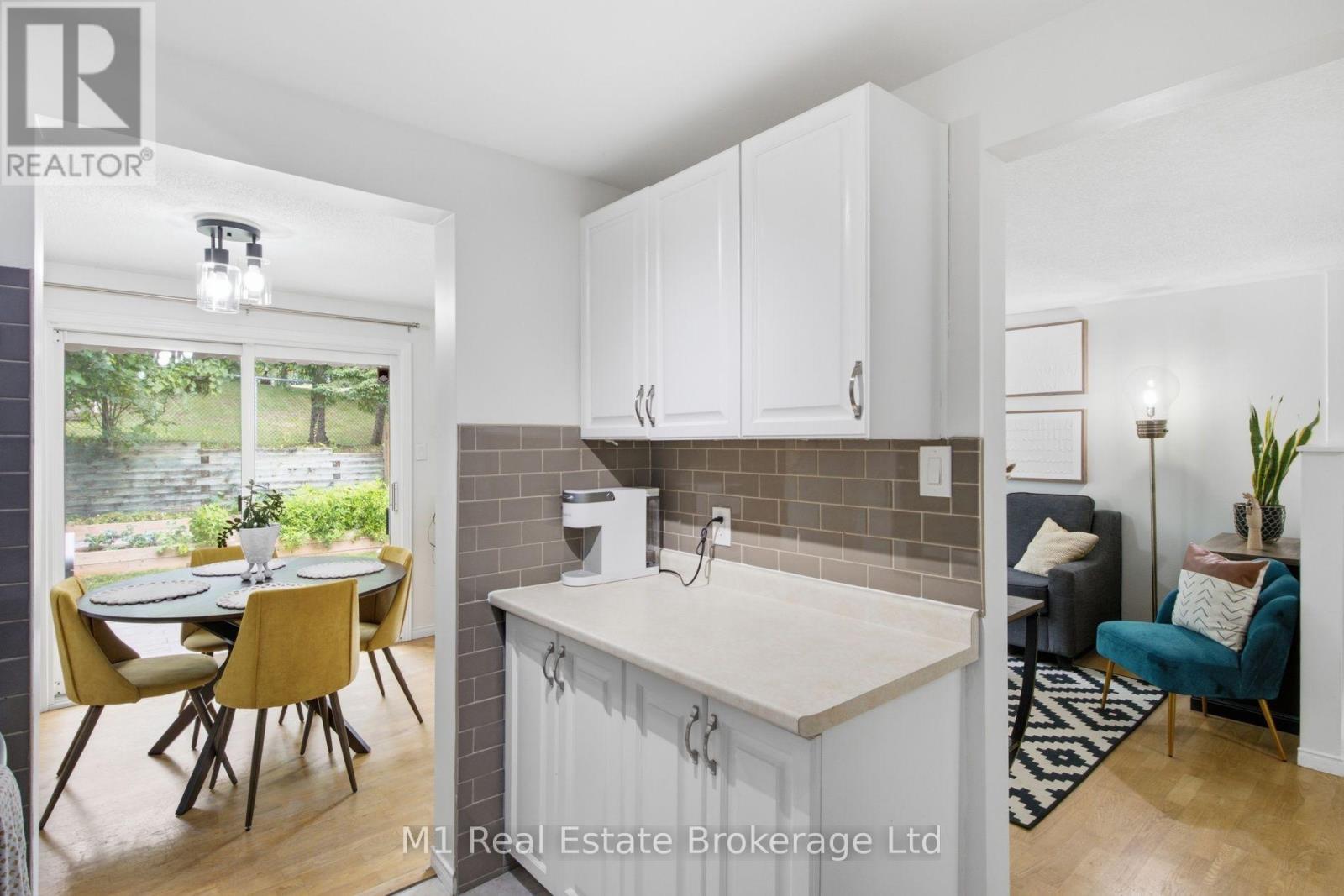 5 GRANDRIDGE CRESCENT - 11