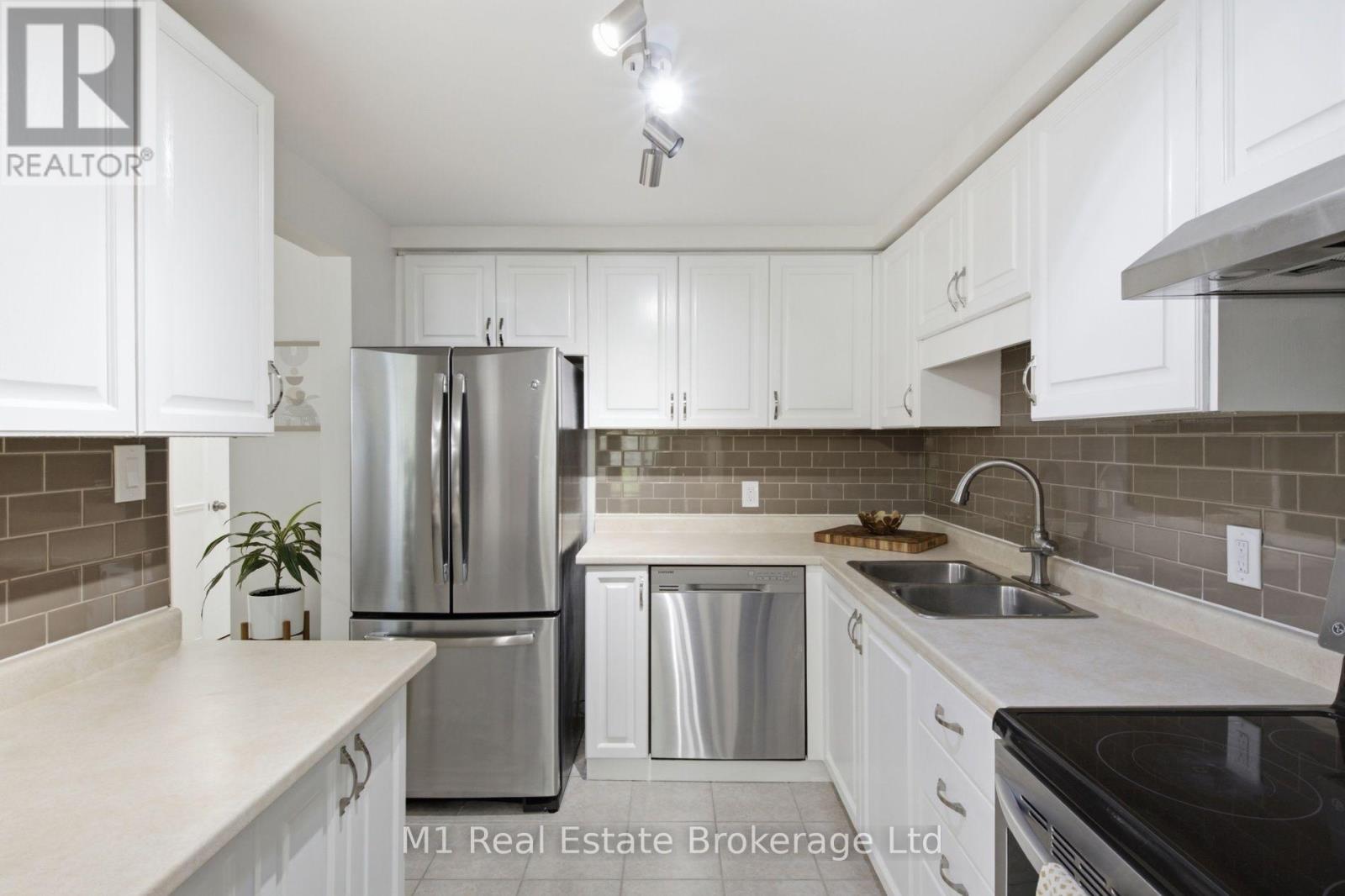 5 GRANDRIDGE CRESCENT - 12