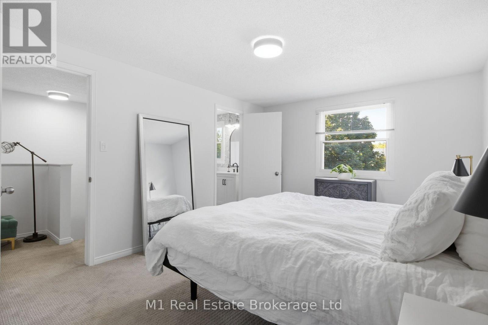 5 GRANDRIDGE CRESCENT - 17