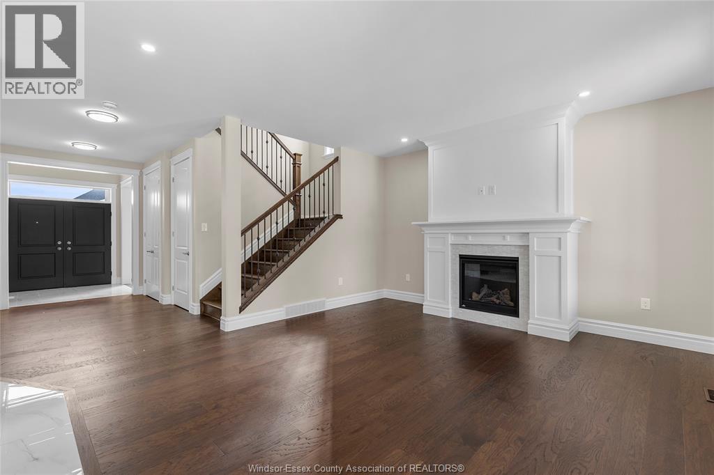 71 REDWOOD - Image 5
