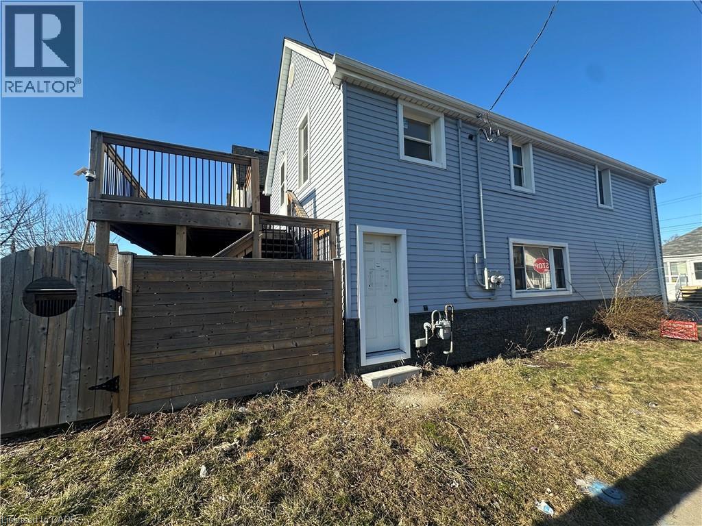 110 ROBINS Avenue - 3