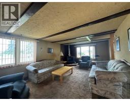 Family room - 5613 48 Avenue, Ponoka, AB T4J1K2 Photo 9