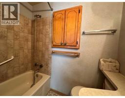 5613 48 Avenue, Ponoka, AB T4J1K2 Photo 12