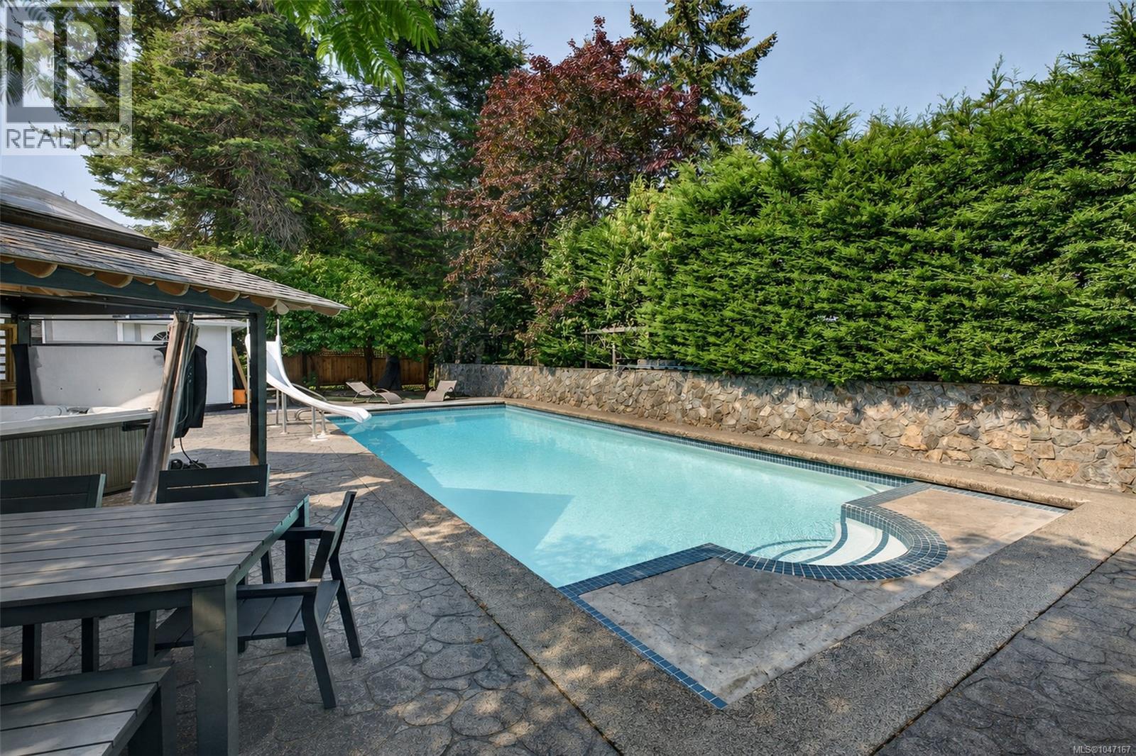 16 Edwards Estates Rd - 22