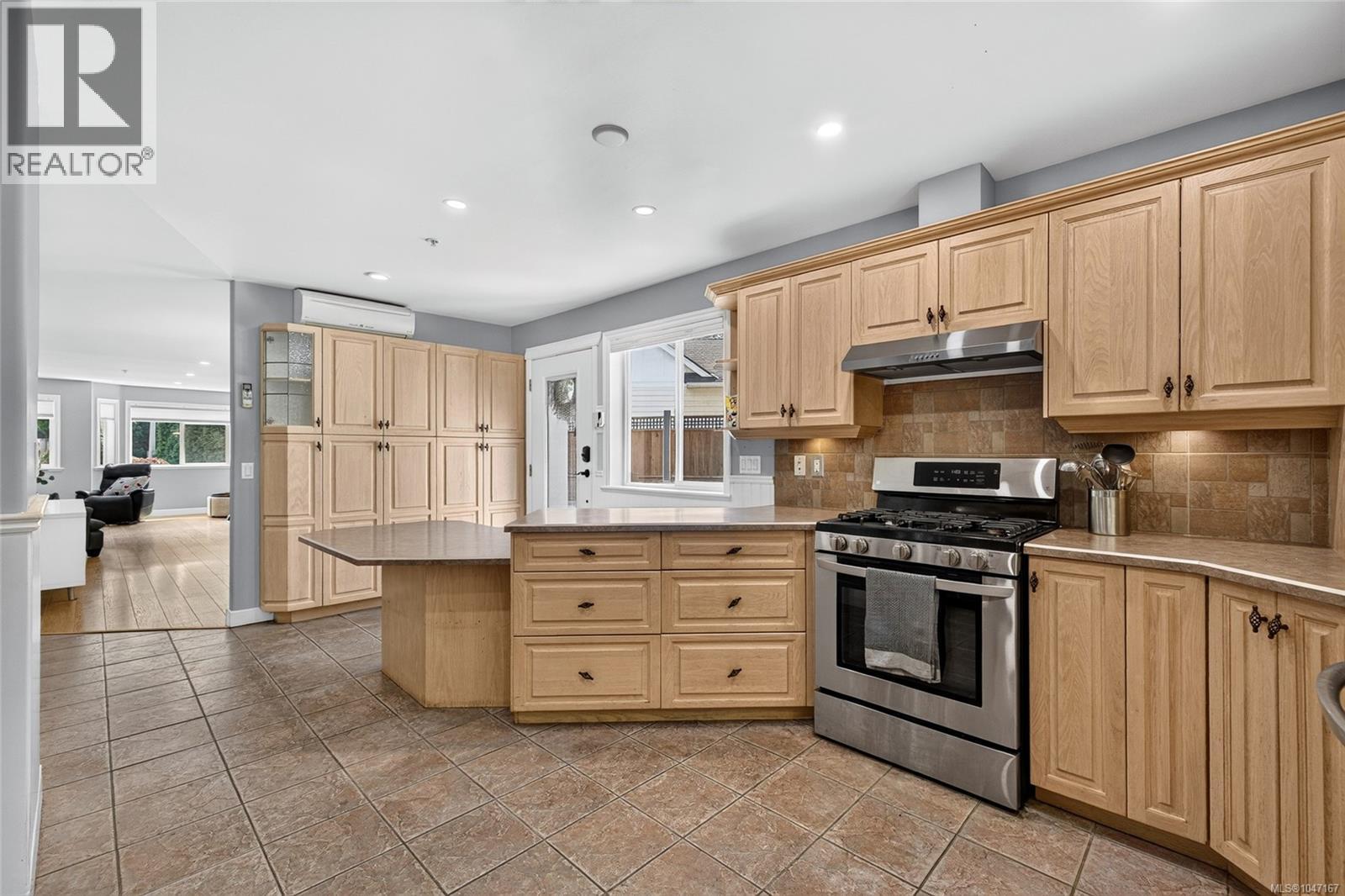 16 Edwards Estates Rd - 31
