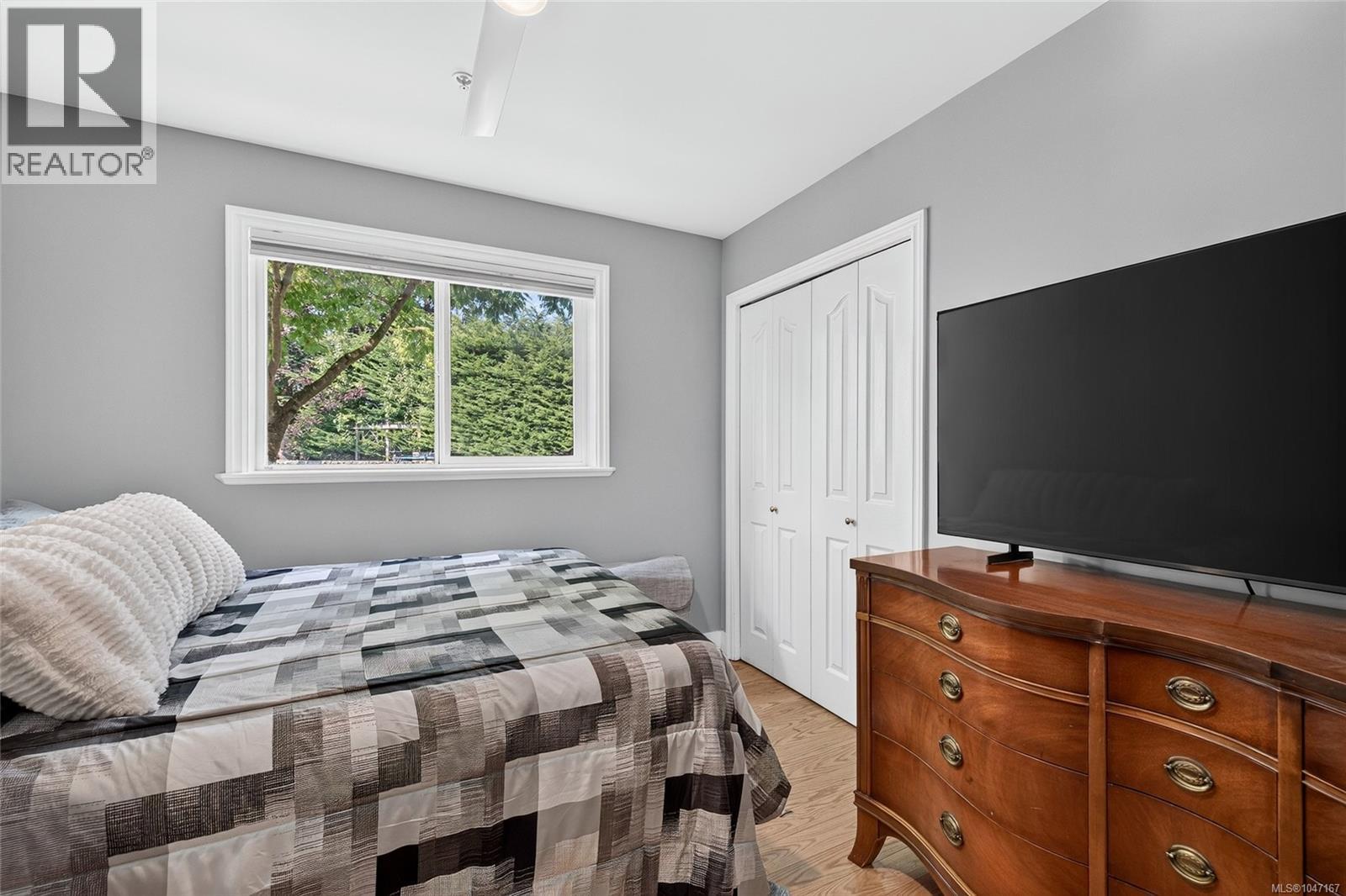 16 Edwards Estates Rd - 38