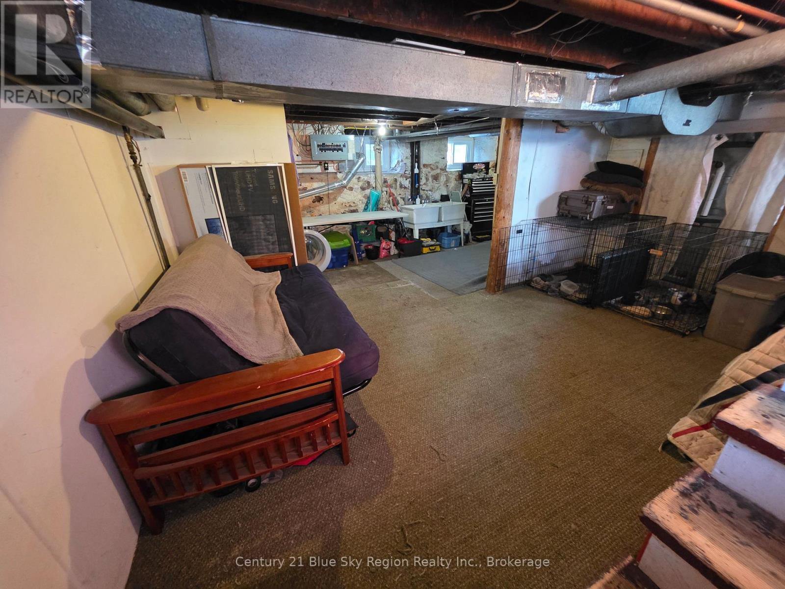 153 FIRST AVENUE W - Image 35