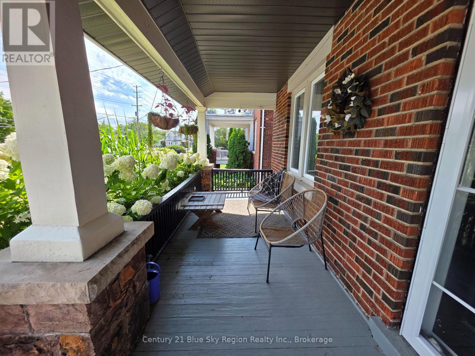 153 FIRST AVENUE W - Image 8