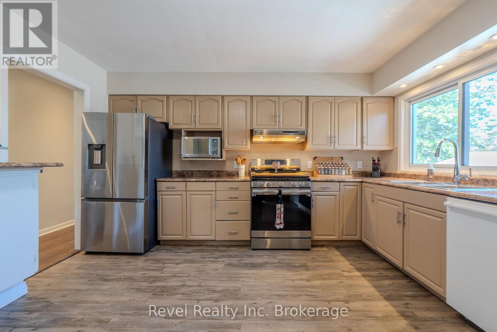 257 LEE AVENUE - Image 12