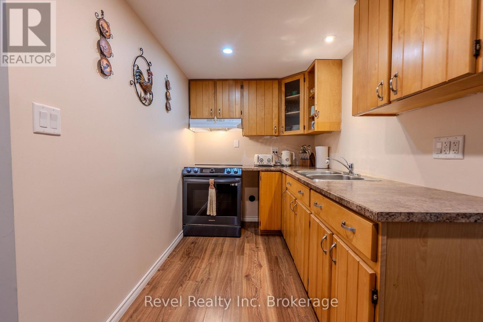 257 LEE AVENUE - Image 29