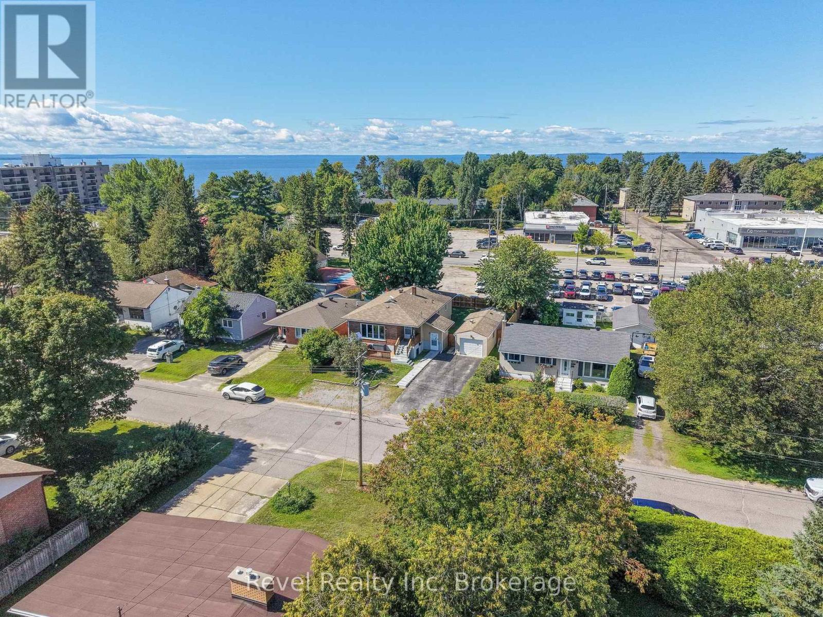 257 LEE AVENUE - Image 38
