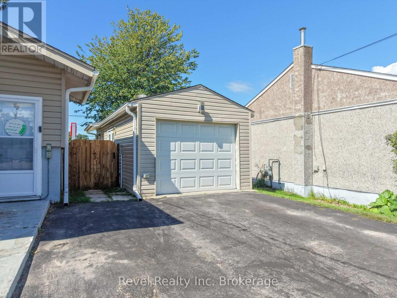 257 LEE AVENUE - Image 4