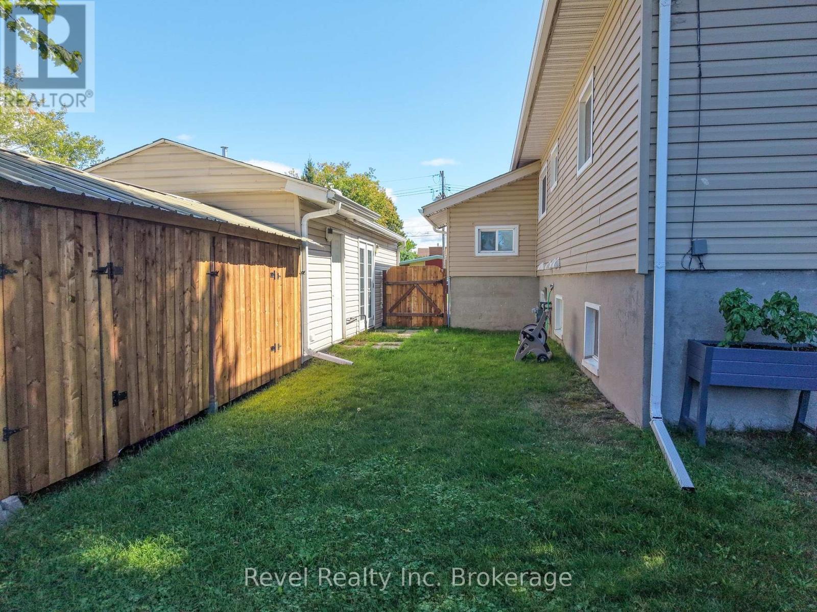 257 LEE AVENUE - Image 40