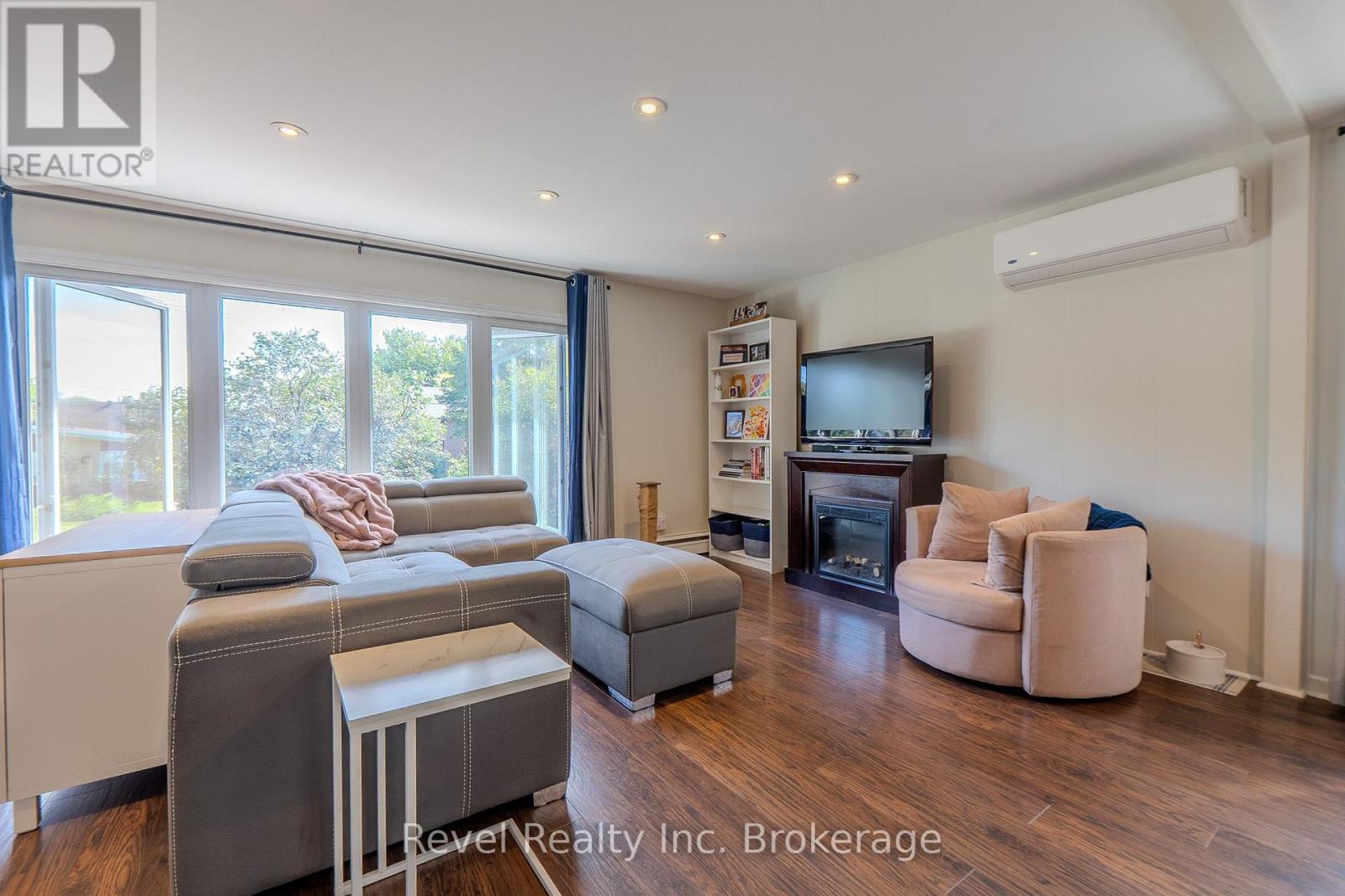 257 LEE AVENUE - Image 7