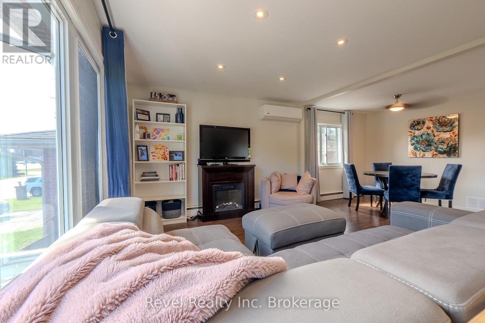 257 LEE AVENUE - Image 8