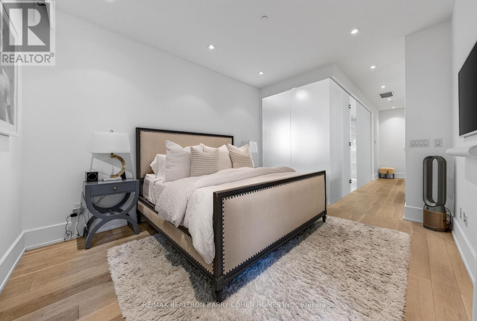 #2A 36 HAZELTON AVENUE - 28