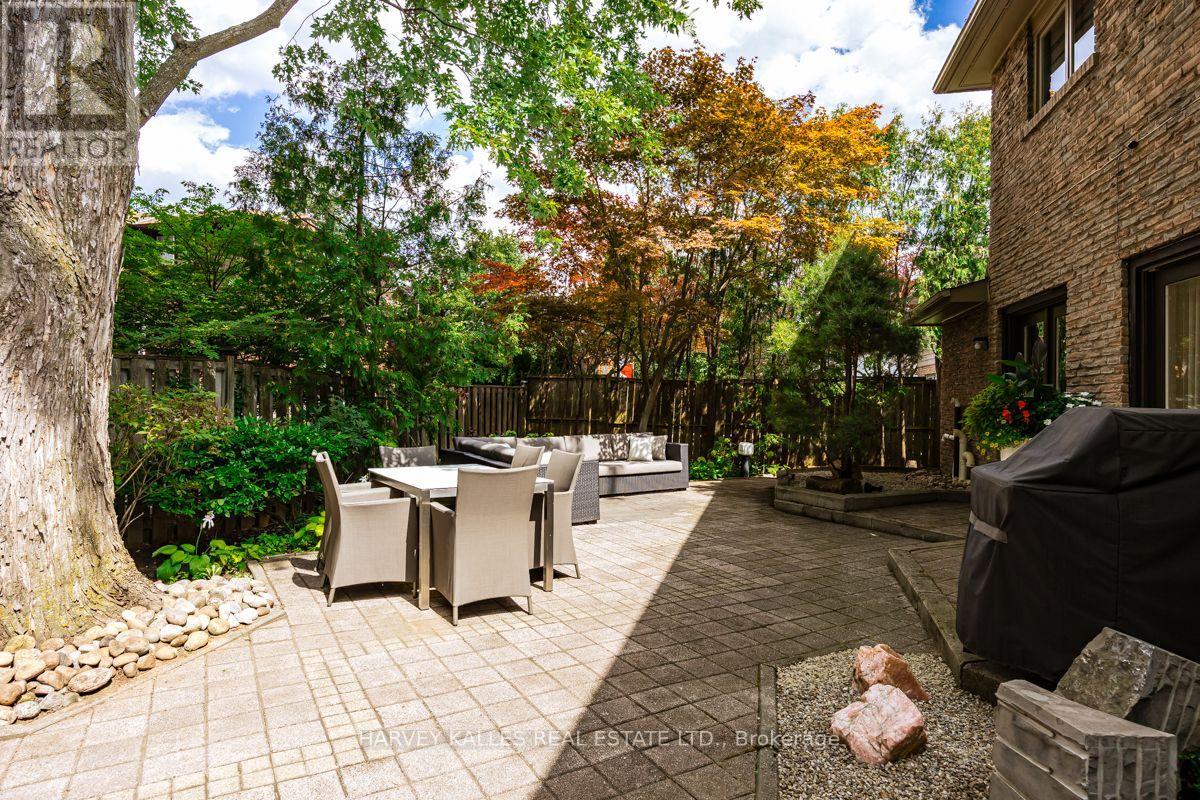 22 BAMBOO GROVE - 22
