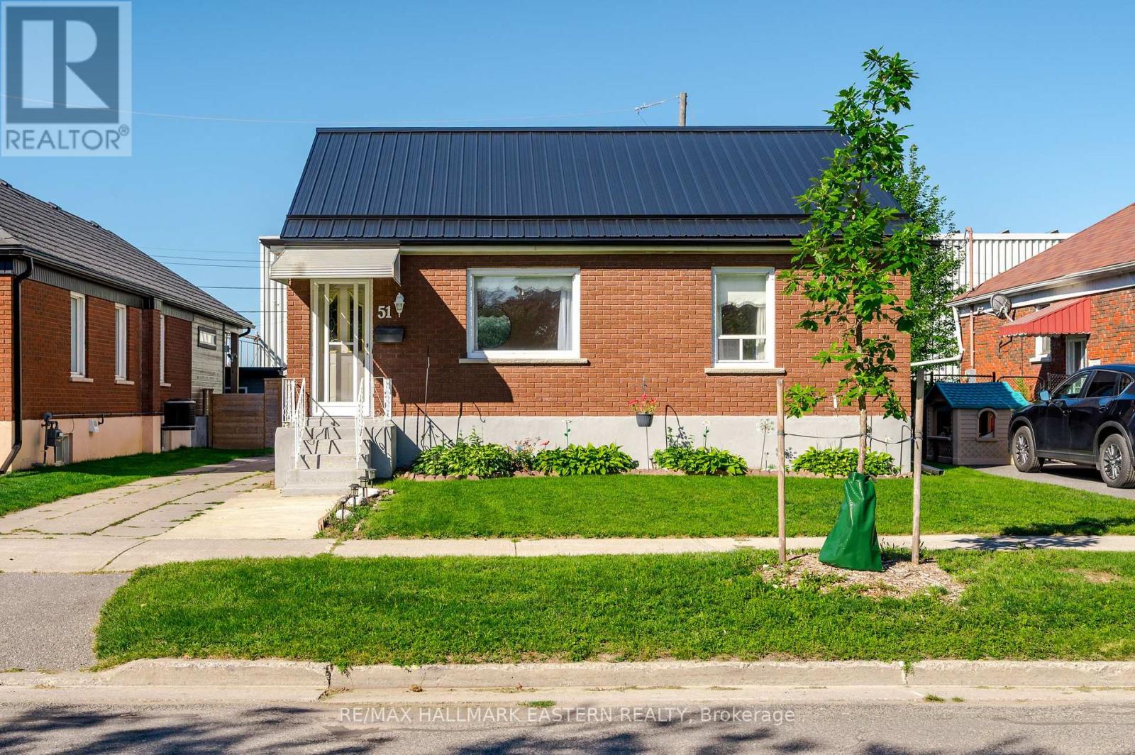 51 EPHGRAVE BOULEVARD - 32