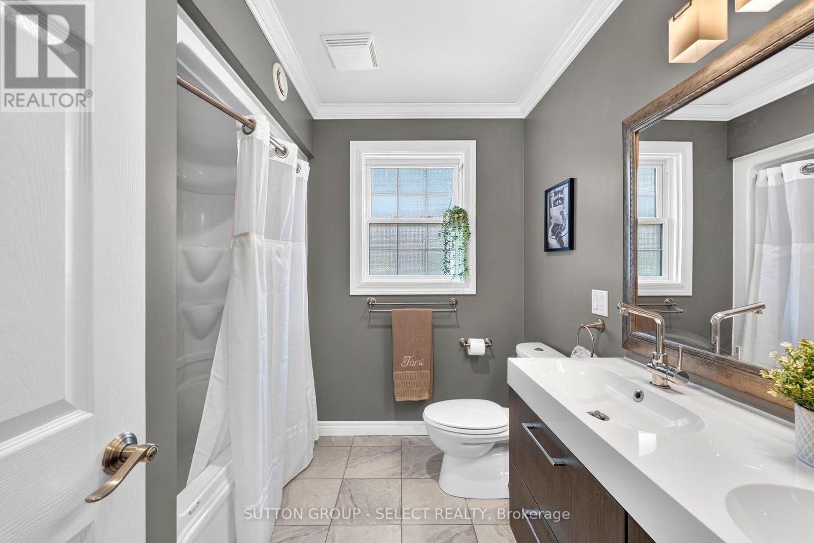 54 BALVINA DRIVE W - Image 22