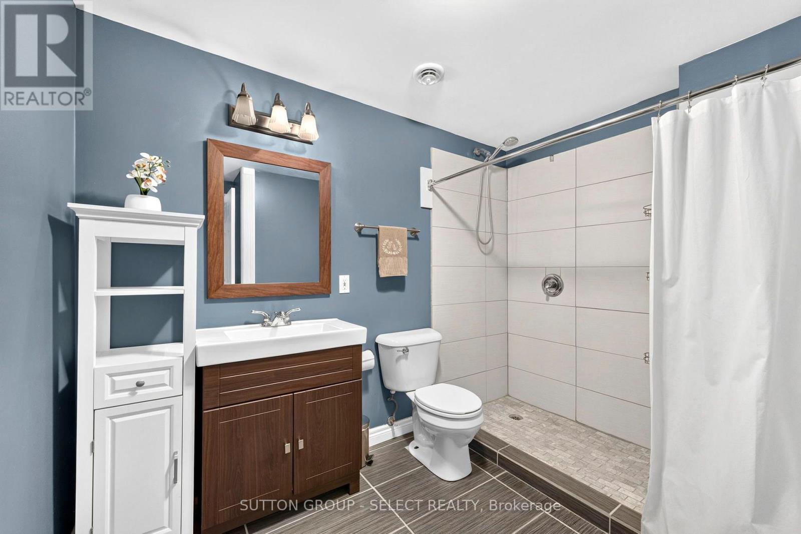 54 BALVINA DRIVE W - Image 32