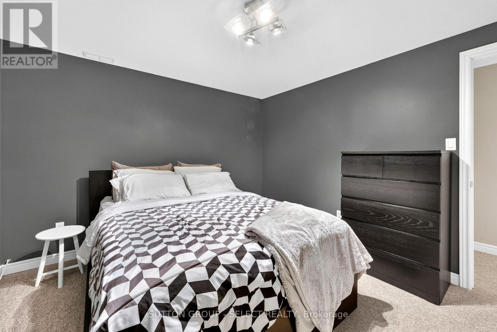 54 BALVINA DRIVE W - Image 34
