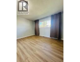 3pc Bathroom - 1672 Marlyn Way Ne, Calgary, AB T2A3K7 Photo 10