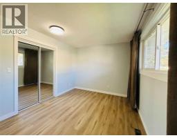 Bedroom - 1672 Marlyn Way Ne, Calgary, AB T2A3K7 Photo 9