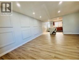 Living room - 1672 Marlyn Way Ne, Calgary, AB T2A3K7 Photo 6