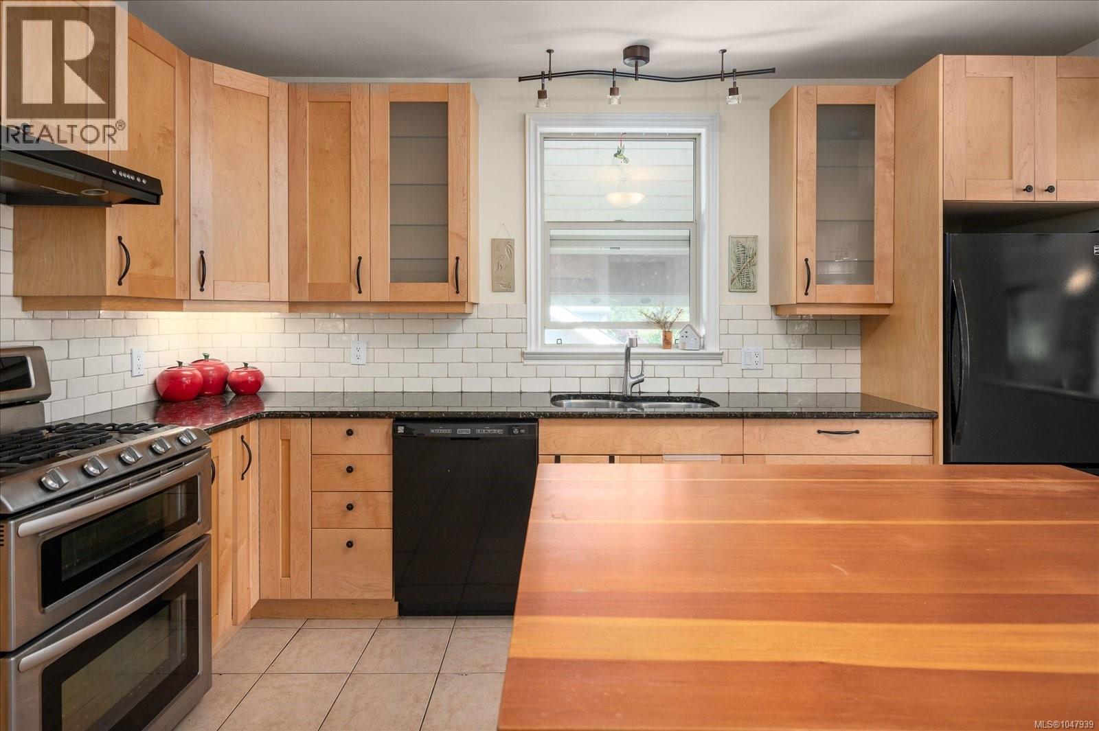 66 Kennedy St - 13