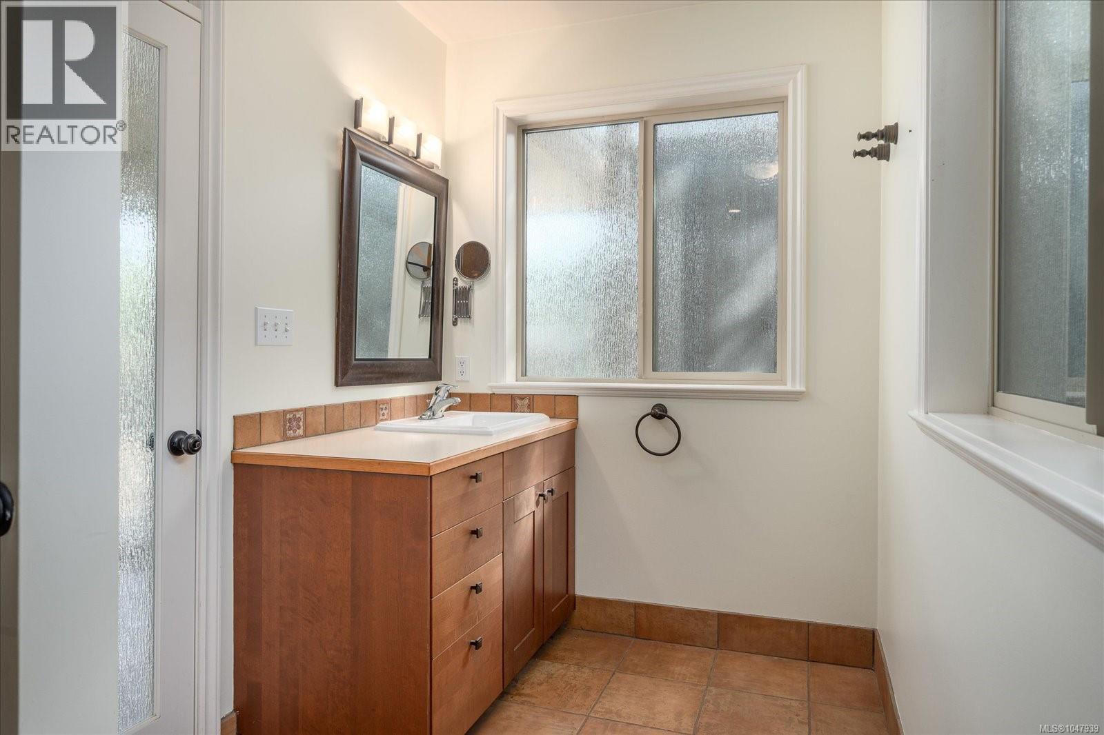 66 Kennedy St - Image 32