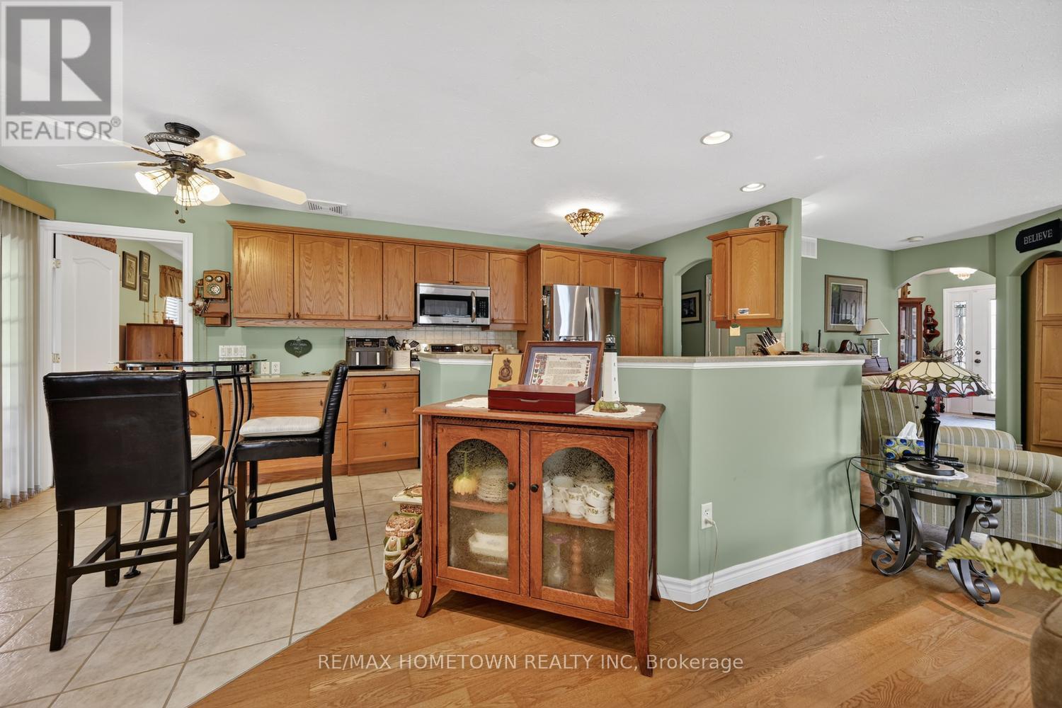 24 REGENCY PLACE - 18