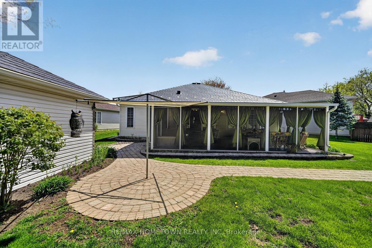 24 REGENCY PLACE - Image 35