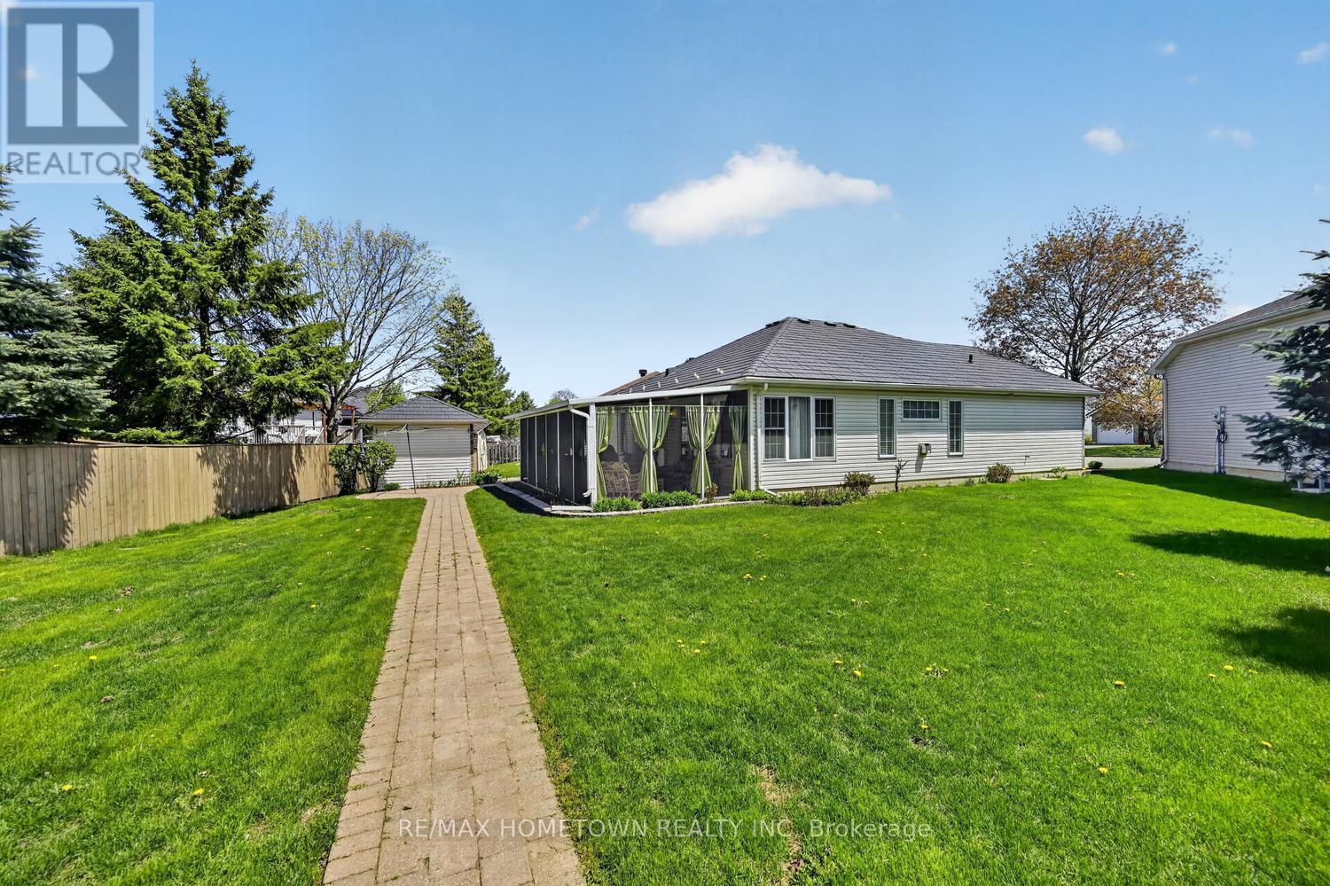 24 REGENCY PLACE - Image 36