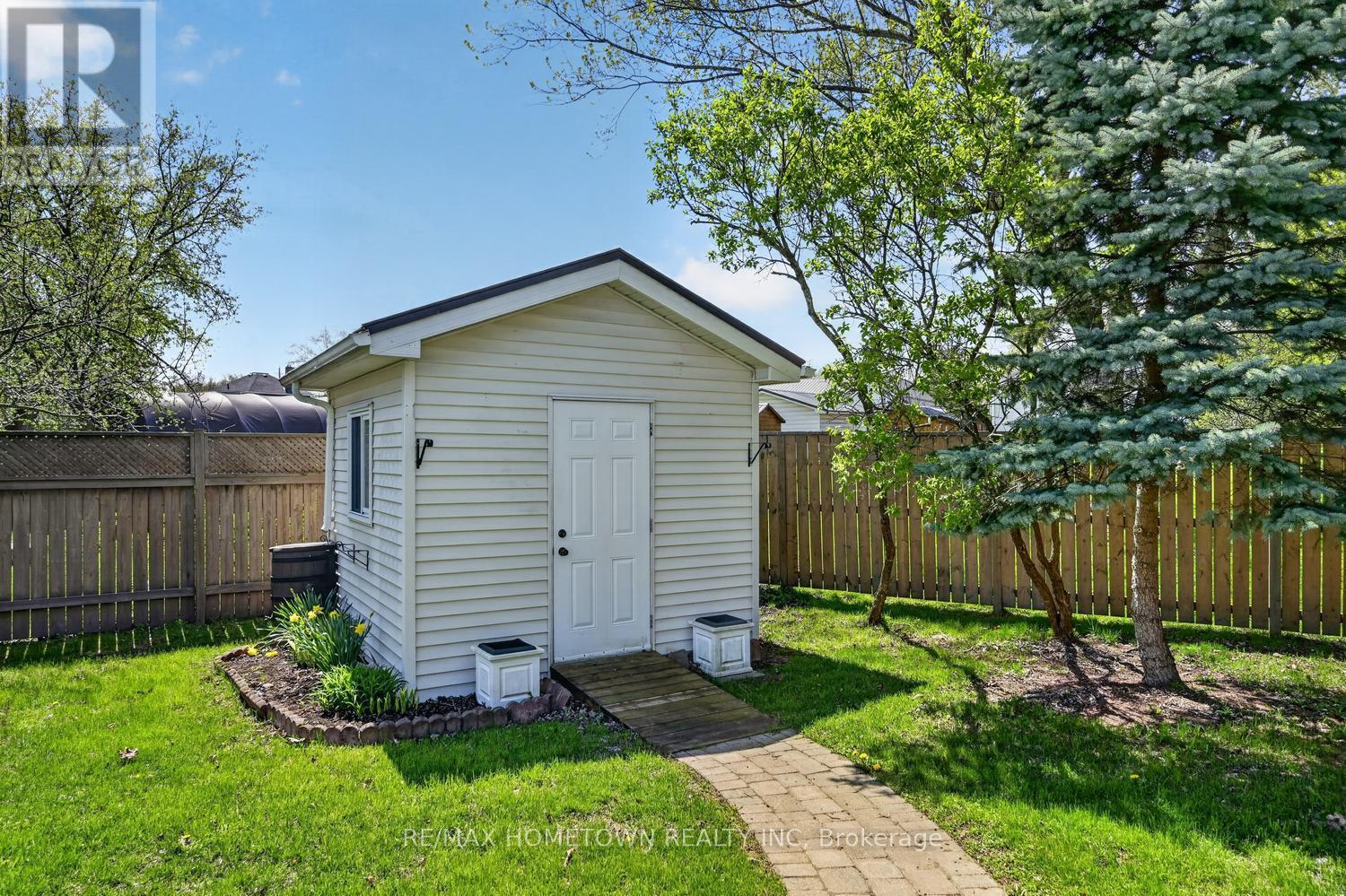 24 REGENCY PLACE - Image 37