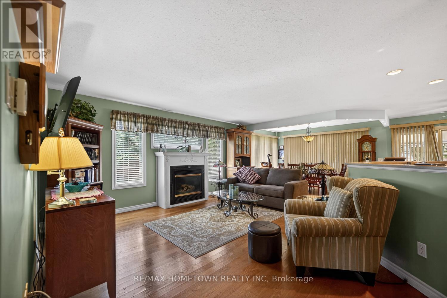 24 REGENCY PLACE - Image 8