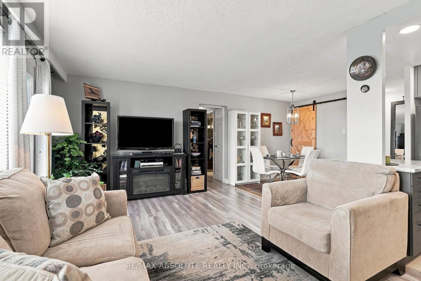 20 CHESTERTON DRIVE - Image 12